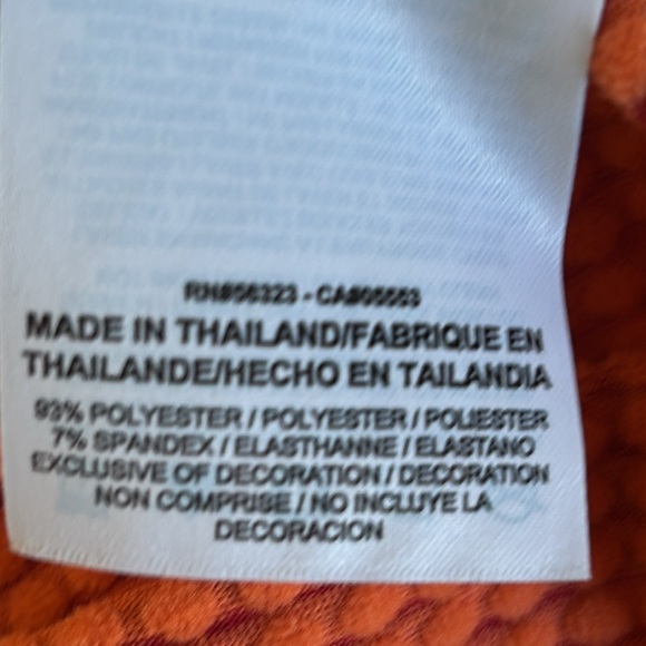 Nike | Nike element Women's Orange Quarter-Zip Sweatshirt - Picture 14 of 15